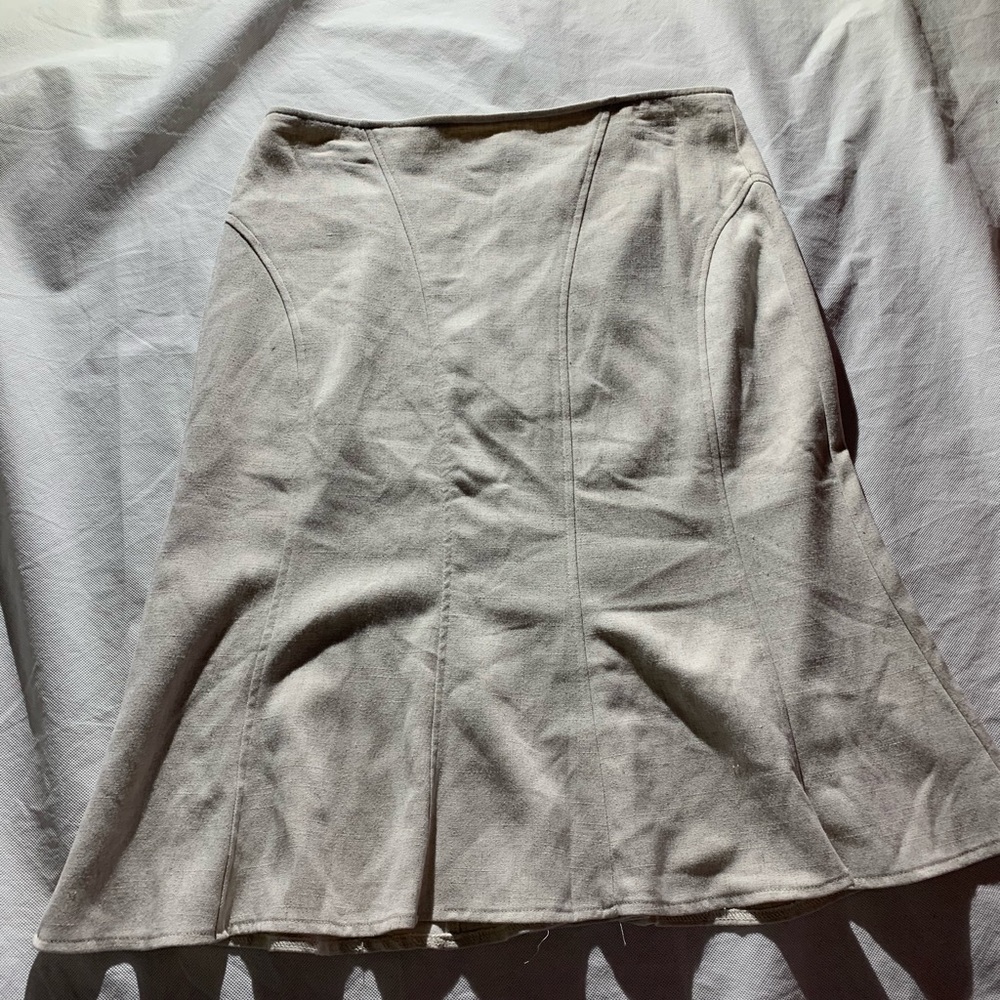 Courtenay Size 6 Skirt Midi Ivory Length 24”